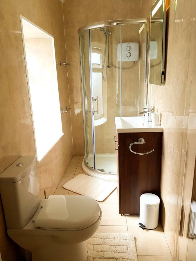 Townhouse In Centre Of Cobh Apartment ภายนอก รูปภาพ