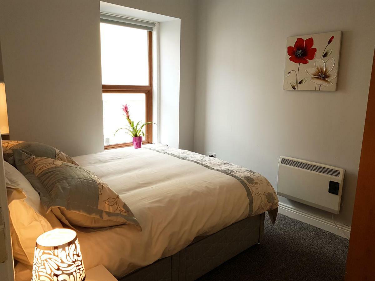 Townhouse In Centre Of Cobh Apartment ภายนอก รูปภาพ