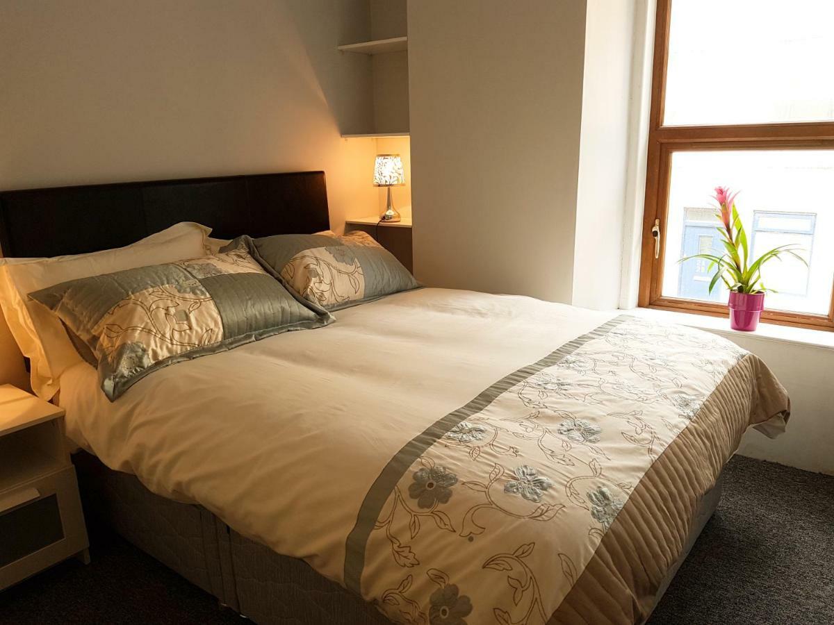 Townhouse In Centre Of Cobh Apartment ภายนอก รูปภาพ