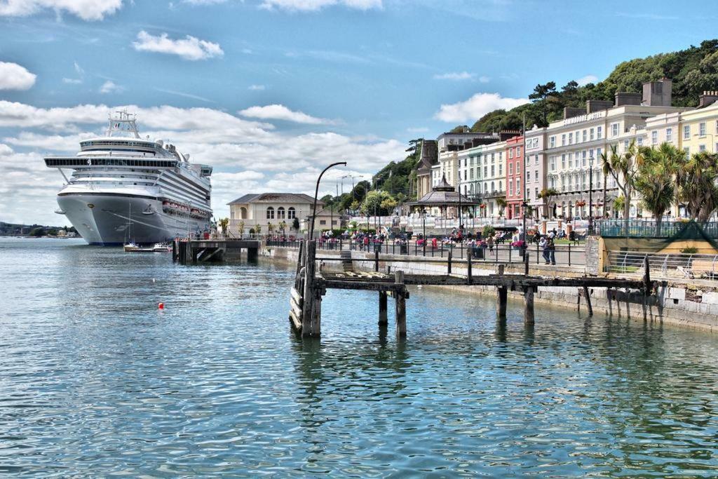 Townhouse In Centre Of Cobh Apartment ภายนอก รูปภาพ