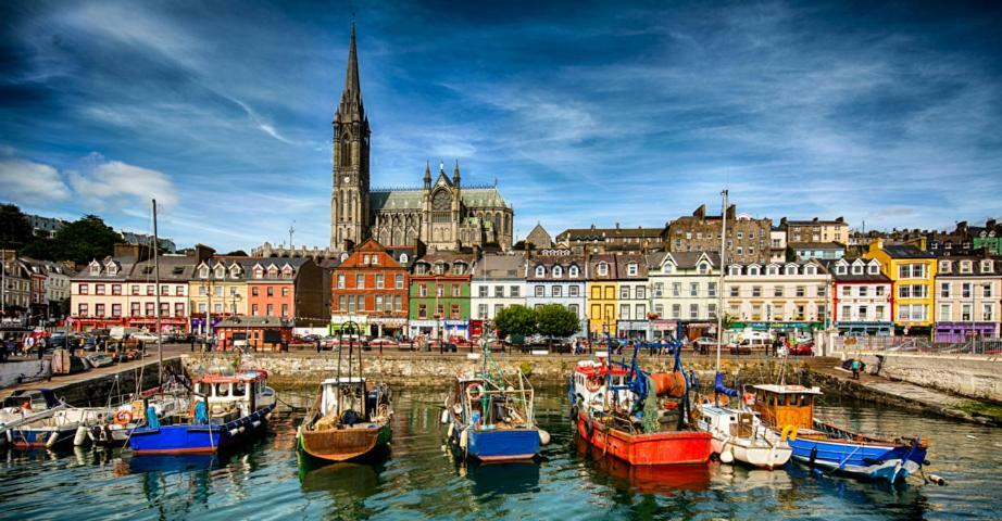 Townhouse In Centre Of Cobh Apartment ภายนอก รูปภาพ