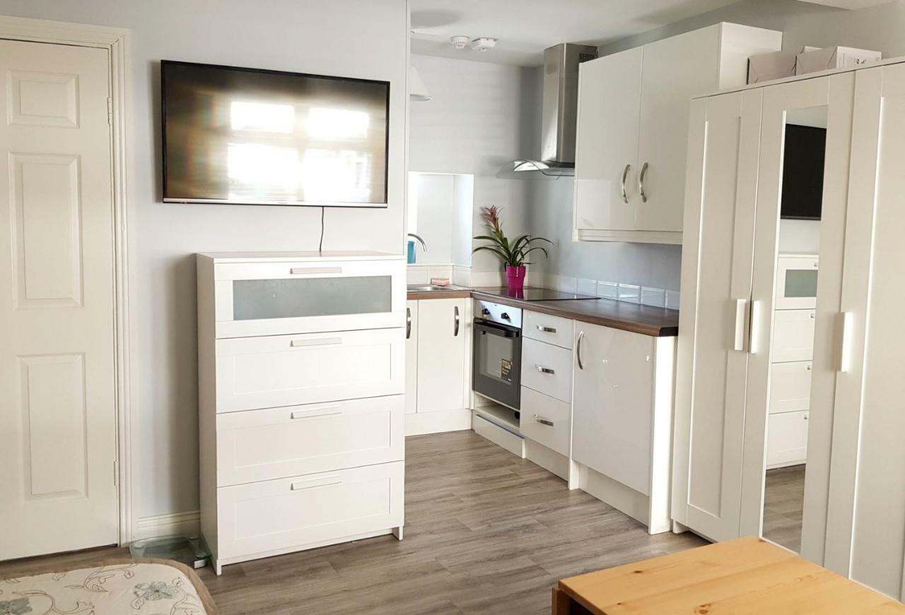 Townhouse In Centre Of Cobh Apartment ภายนอก รูปภาพ