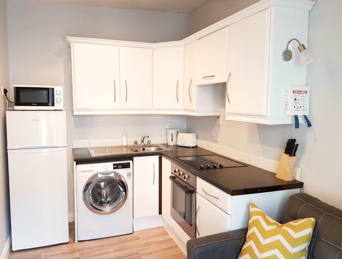 Townhouse In Centre Of Cobh Apartment ภายนอก รูปภาพ