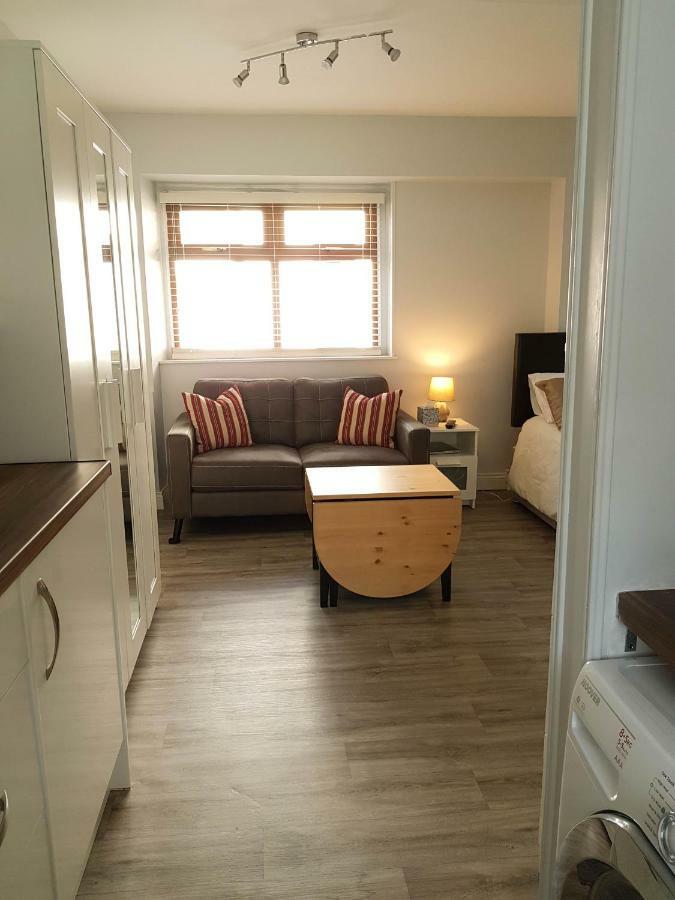 Townhouse In Centre Of Cobh Apartment ภายนอก รูปภาพ