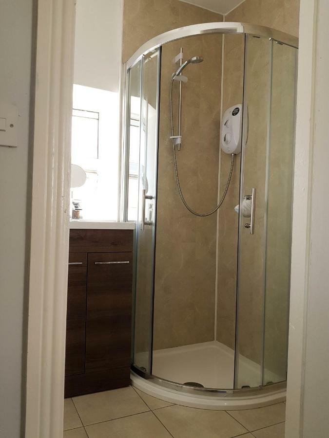 Townhouse In Centre Of Cobh Apartment ภายนอก รูปภาพ