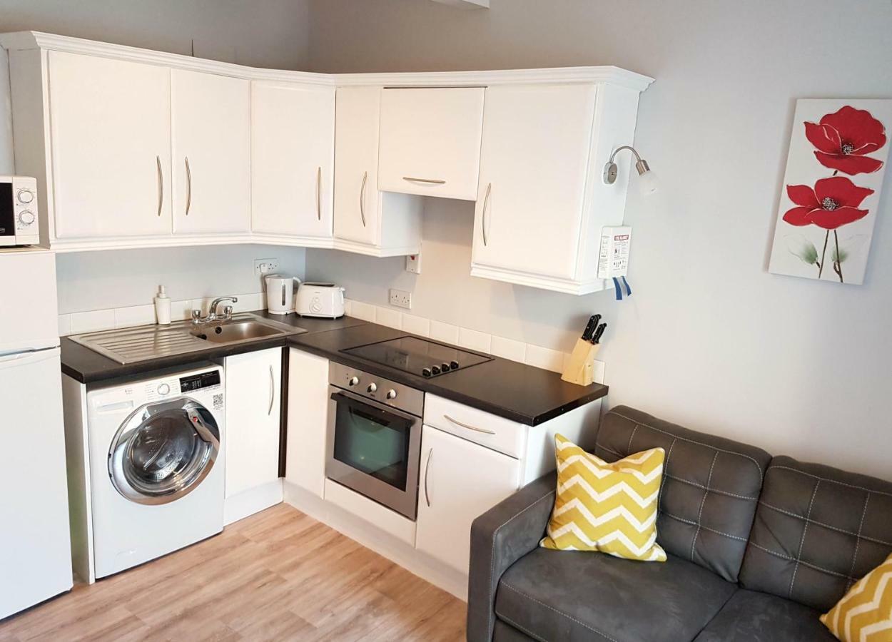 Townhouse In Centre Of Cobh Apartment ภายนอก รูปภาพ