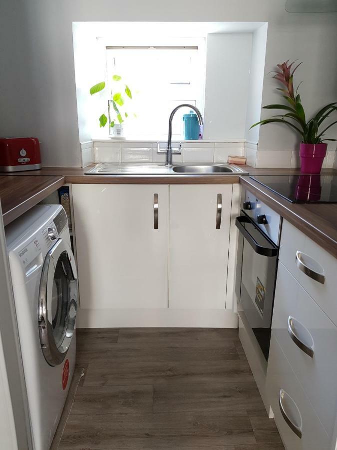 Townhouse In Centre Of Cobh Apartment ภายนอก รูปภาพ